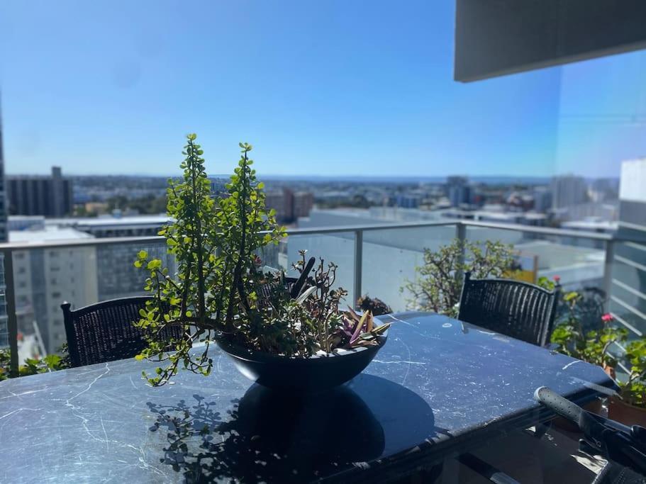 In The City Perth 1B1B Pool And Nice View エクステリア 写真